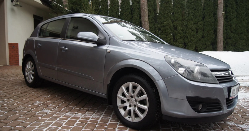 Opel Astra cena 15900 przebieg: 175700, rok produkcji 2005 z Góra Kalwaria małe 277